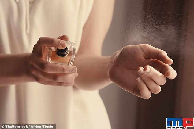 ترکیب عطرها و ساخت عطر جدید با روش های ساده 14 ترکیب عطرها