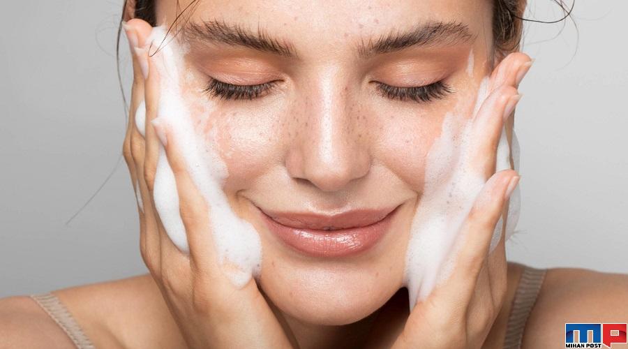شست و شوی روزانه صورت چه مزایایی برای پوست دارد ؟ 17 شست و شوی روزانه صورت