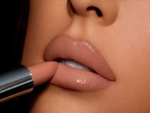 چگونه آرایش چشم را با رژگونه و رژ لب ست کنیم؟