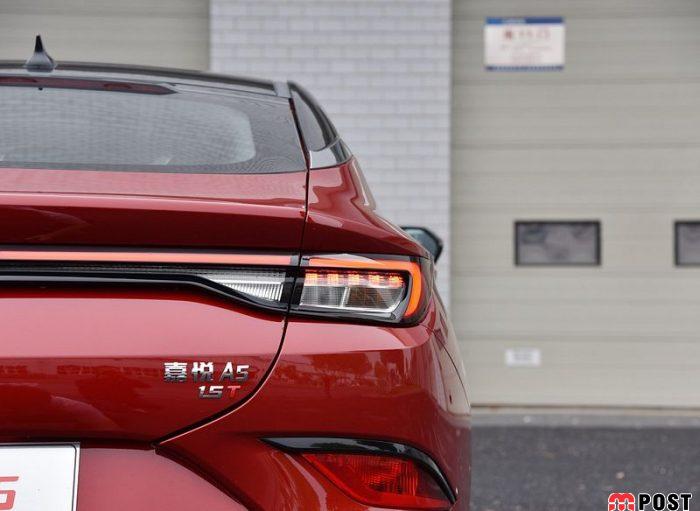 نگاهی به مشخصات جک J7، سدان جدید کرمان موتور + عکس 9 جک J7