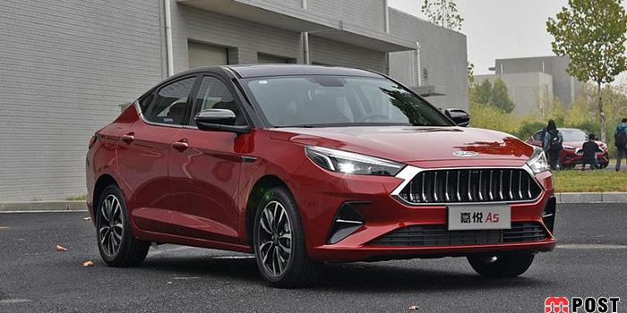 نگاهی به مشخصات جک J7، سدان جدید کرمان موتور + عکس 1 جک J7