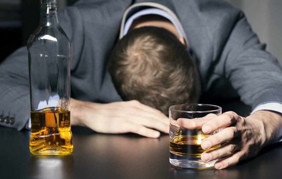 مصرف نوشیدنی های الکلی با جسم و روان ما چه می کند؟ 7 alcohol consumption 4