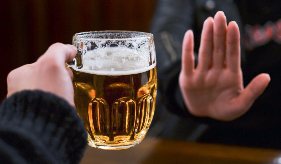مصرف نوشیدنی های الکلی با جسم و روان ما چه می کند؟ 6 alcohol consumption 5