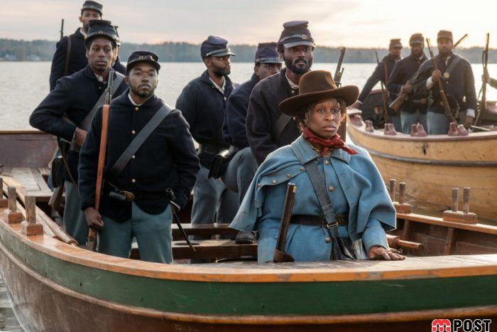 معرفی ۱۰ فیلم برتر درباره زندگینامه زنان تأثیرگذار بر جهان 12 زندگینامه زنان تأثیرگذار بر جهان