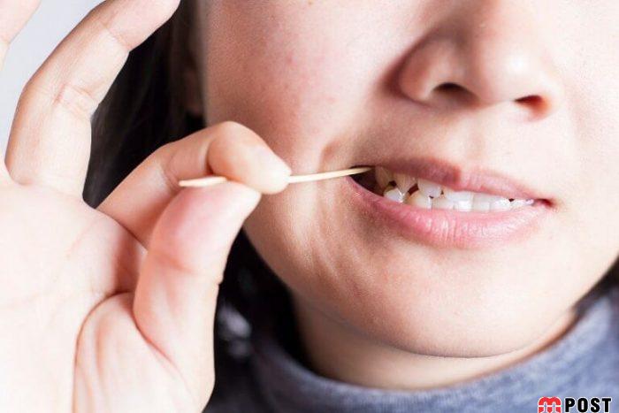 مضرات استفاده از خلال دندان برای تمیزکردن دندان ها 3 مضرات استفاده از خلال دندان