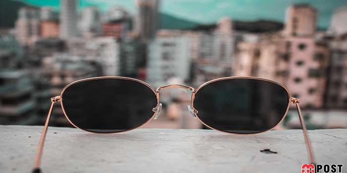 انواع عینک آفتابی که برای صورت های لاغر و کشیده جذاب تر است 12 انواع عینک آفتابی