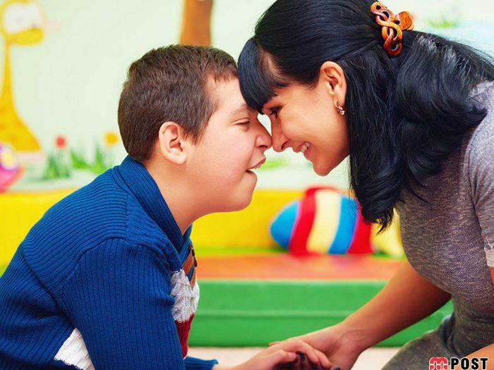 هر آنچه که باید درباره بیماری اوتیسم و علت بروز آن بدانید 2 بیماری اوتیسم