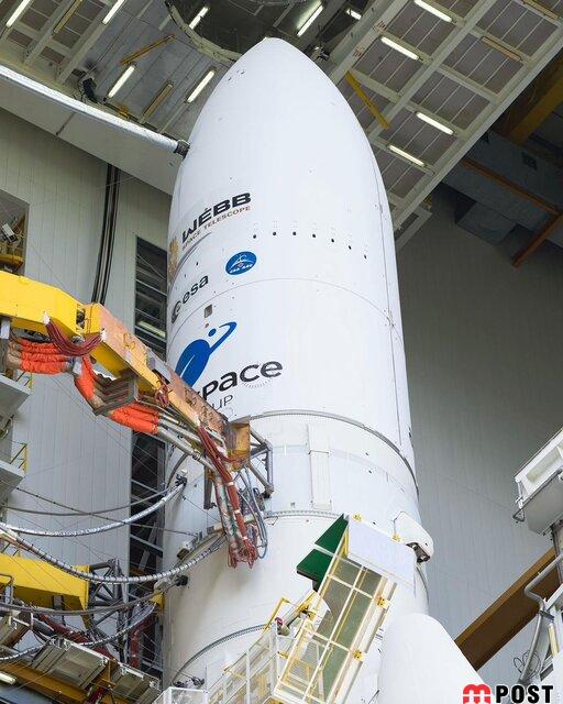 تلسکوپ فضایی جیمز وب ناسا روی سکوی پرتاب مرکز فضایی گویان در فرانسه قرار گرفت + عکس 2 تلسکوپ فضایی جیمز 1