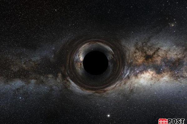 علاقه مندان به نجوم در انتظار دومین تصویر واقعی یک سیاهچاله فضایی باشند ! 2 تصویر سیاهچاله فضایی که می بینید گرافیکی است و ارتباطی با متن خبر ندارد.