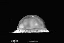 نخستین بمب اتم