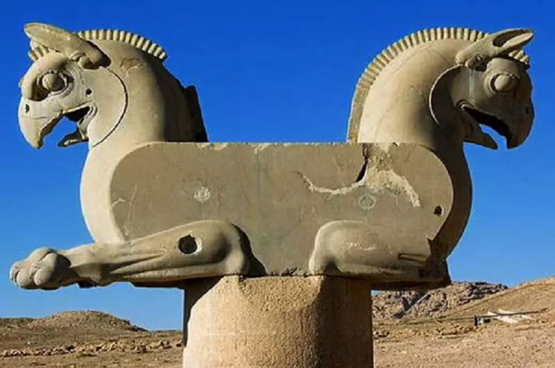 کاخ آپادانا